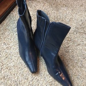 Women’s ankle boots/booties